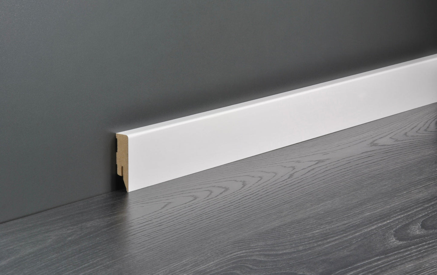 Sockelleiste Equipped weiß 58mm